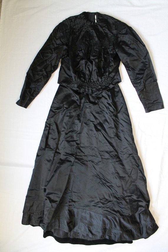 Antique Edwardian silk mourning ensemble, needs re