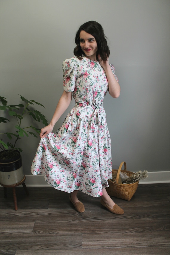 Good Company Dress - 80s romantic linen/cotton flo