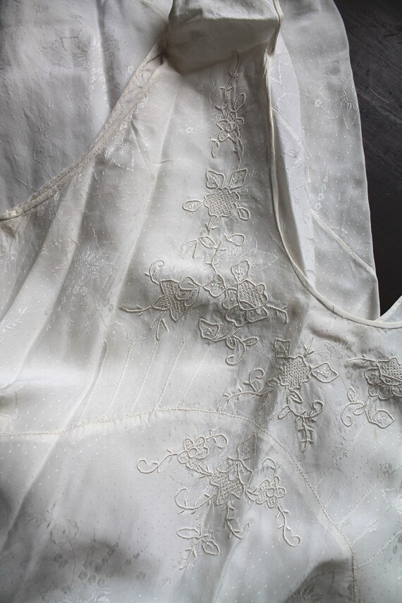 Lady Mary Nightgown - 1920s ivory brocade Chinese… - image 3