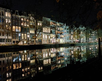 Houses at the Canal Side - Photo Download of a Cityscape | reflection | Amsterdam | city view | architecture | night photography | cozy city
