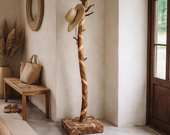 Perchero: Árbol de madera reciclada independiente