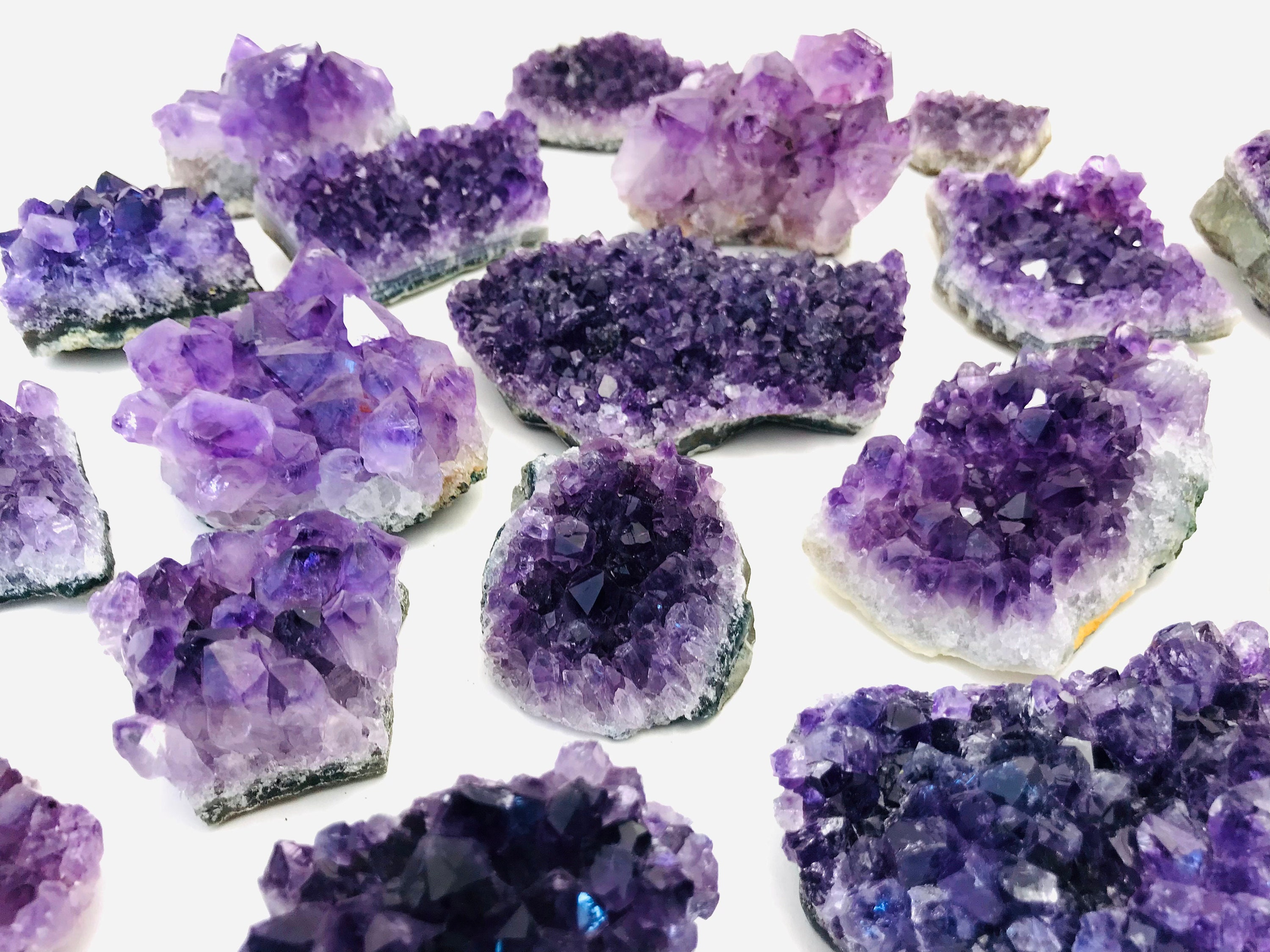 Geoda de amatista, 50 - 250 gr, gabinete de curiosidades, litoterapia,  grupo de drusas de amatista, colección de minerales, cristales púrpuras,  Uruguay - Etsy México, image size:3000x2250