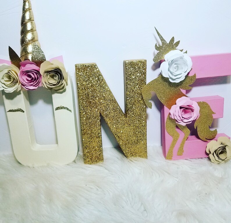 7 lettres 4 images licorne épée