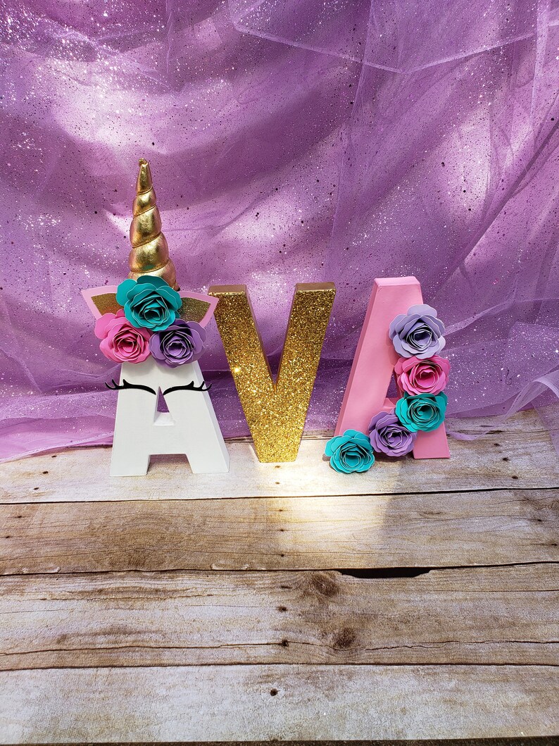 7 lettres 4 images licorne épée