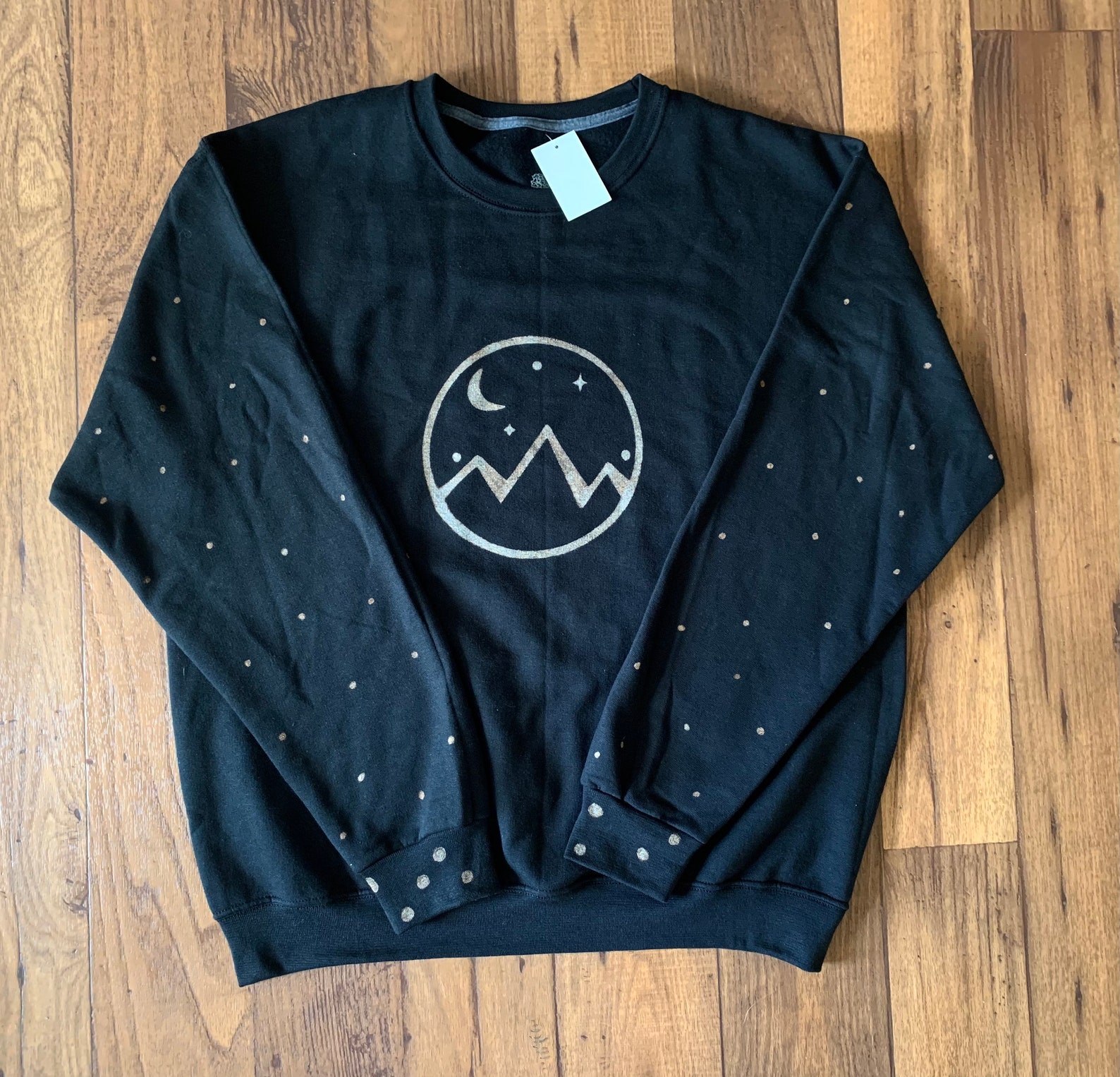mountain scene sweatshirt