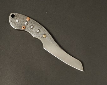 Small hounting knife