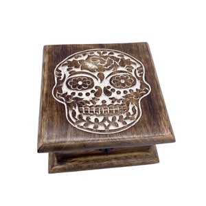 Wooden Skull Storage Box, Skull Engraved Wooden Box, Gothic Style Crystal Box, Trinket Boxes, Hand carved Jewelry Box, Keepsake,Herb Storage