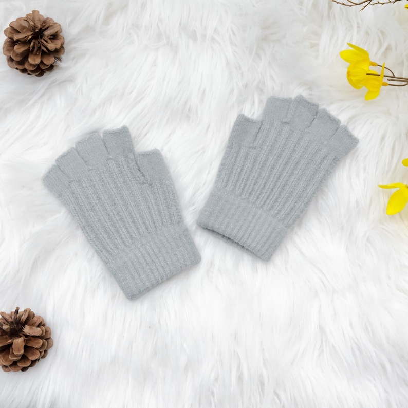 Fingerless Kids Gloves, Half Finger Warm Gloves, 3 to 10 Year Old Soft