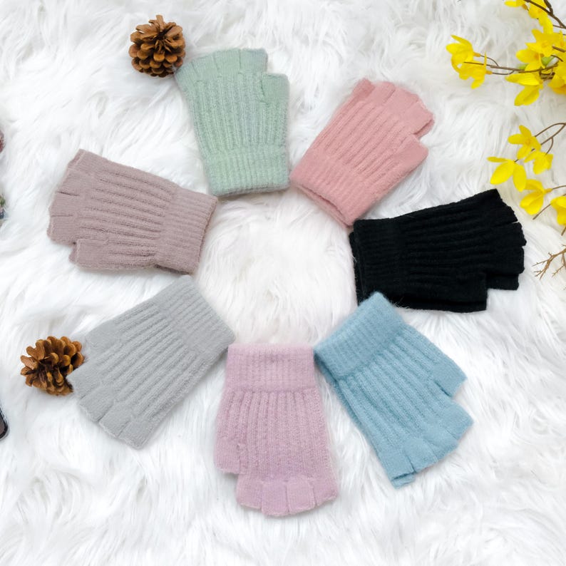 Fingerless Kids Gloves, Half Finger Warm Gloves, 3 to 10 Year Old Soft