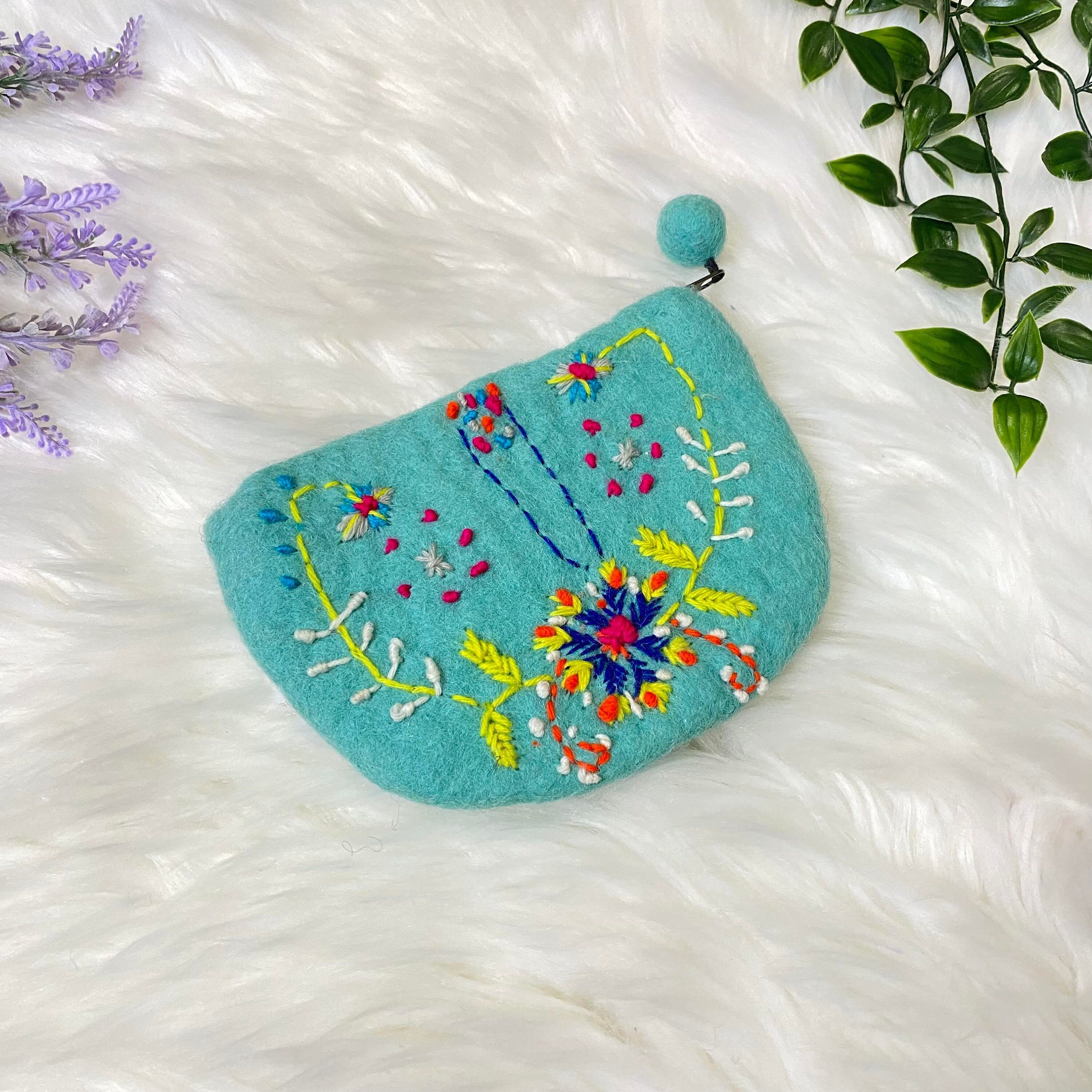 Fabric Handbag Purse 2 Wood Handles Bag Embroidered Flowers Ivory Crea –  Shop Thrift World