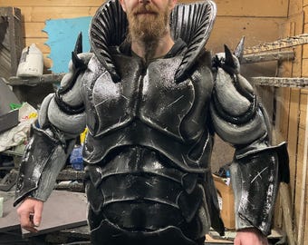 Armas y armaduras de batalla de ciencia ficción