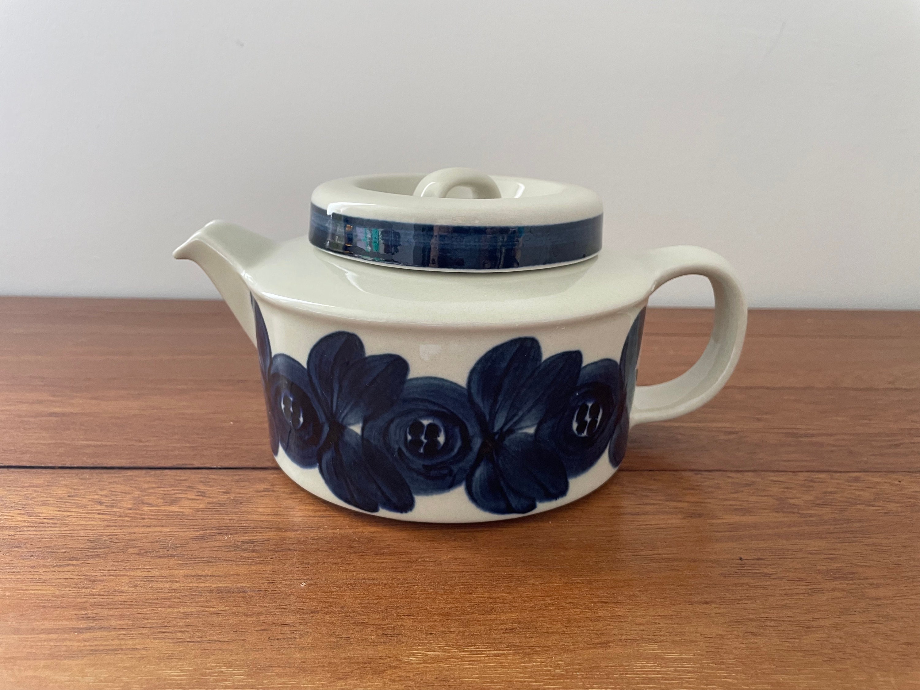 ARABIA FINLAND Anemone Teapot by Ulla Procope Cobalt Blue - Etsy
