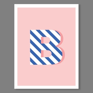 Impressões de letras personalizadas. A cor é impressa de ponta a ponta (sem borda branca). Disponível em uma variedade de tamanhos e cores.