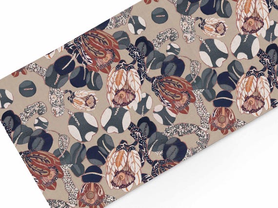 Table runner, Edouard Benedictus, Variation II, 100% linen, linen table top