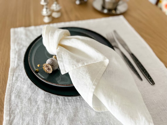 White linen napkins, plain linen napkins, white napkins, wedding napkins, beige linen napkins, beige napkins, 100% linen
