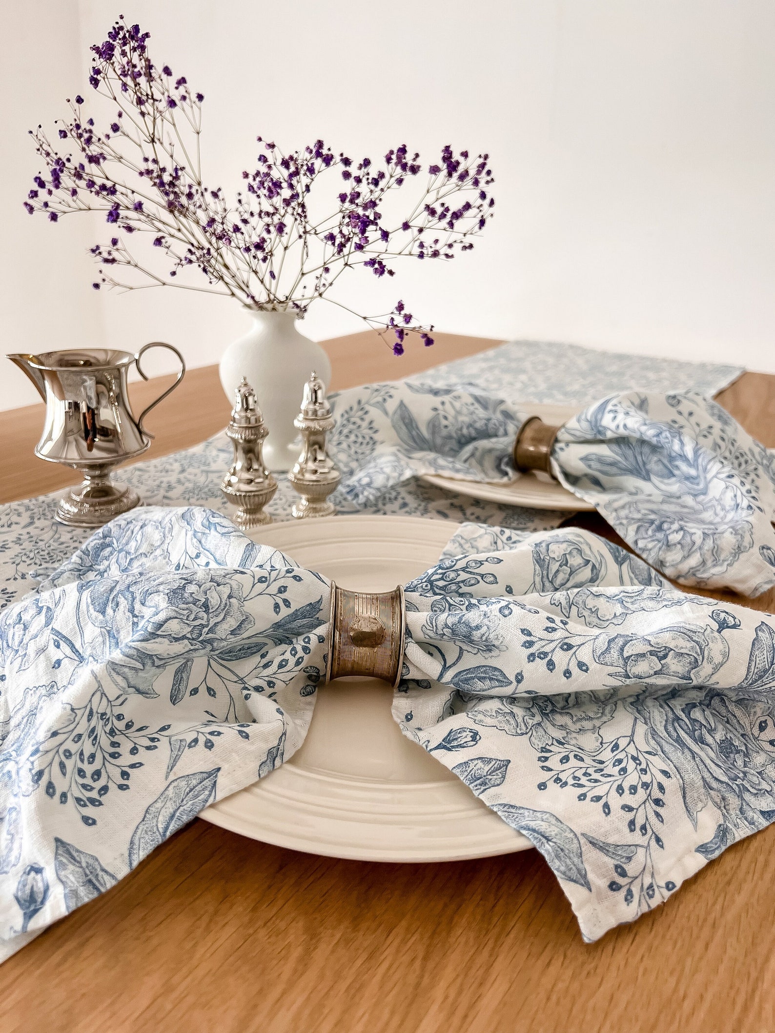 Floral Linen Napkins Set, Vintage Style, Dinner Napkins - 32x32cm/ 12.5x12.5in, 8 napkins