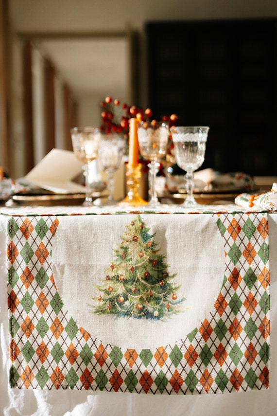 Table runner, Retro Holiday, Vintage Christmas, linen table top, Christmas Decor, 100% linen, Christmas pattern
