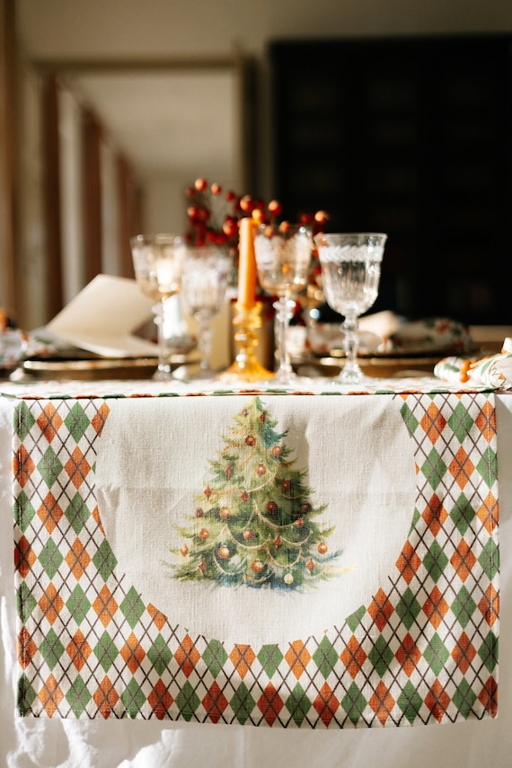 Table runner, Retro Holiday, Vintage Christmas, linen table top, Christmas Decor, 100% linen, Christmas pattern