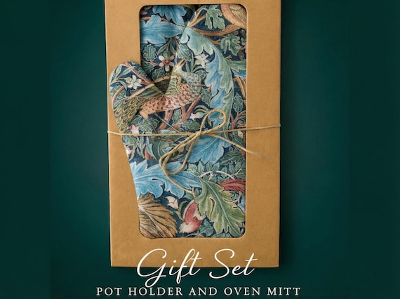 William Morris Linen Pot Holder and Oven Mitt Gift Set, Acanthus Bird Kitchen Decor