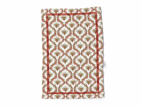 Kitchen towel, Winter Berry Garland, linen towel, 100% linen