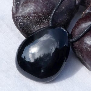 Black obsidian pendant necklace from Mexico - Black obsidian jewelry - "Black pebble"