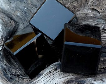 2 cm cube in black obsidian from Mexico - Hand-cut stone