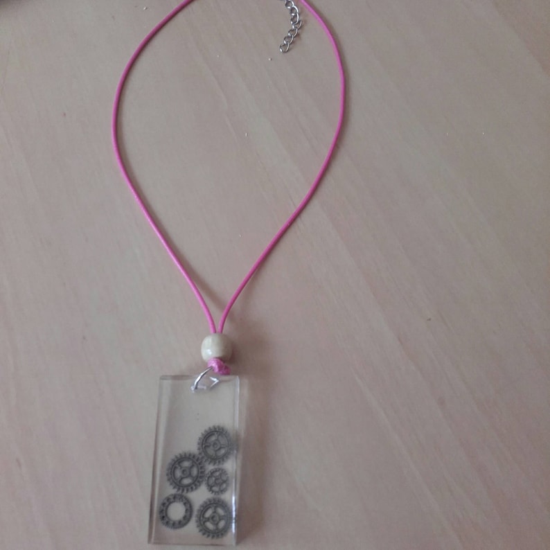 gear resin Pink cord necklace