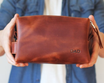 Dad birthday gift, leather dopp kit for man, dad toiletry bag, personalized leather gift for dad, father gift for Christmas