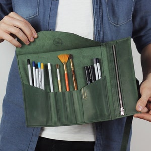 Paintbrush roll case of leather, Artist roll, Gift for painter, Leather Pencil Roll, Personalized Case, Brush Roll Case