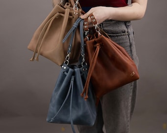 Leder Beuteltasche, Minimalistische Geldbörse mit verstellbarem Riemen, Weihnachtsgeschenk, Alltags Schultertasche für Frauen, Echtleder Tote