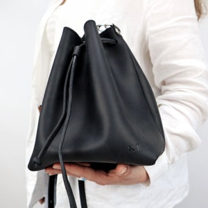 Handmade Leather Drawstring Bag, Minimalist Bucket Crossbody, Artisan Shoulder Bag, Soft Leather Purse for Women