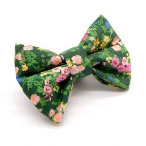 Green Floral Dog Bow Tie, Wedding Dog Accessory, Spring Pet Bow for Dogs or Cats, Gifts for Pets, Dog Lover Gift