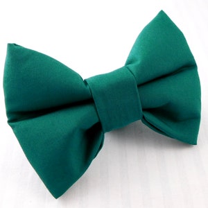 Emerald Green Dog Wedding Bow / Dog Ring Bearer / Flower Dog Wedding Bow / Irish Wedding Dog Bow / Dog Wedding Attire / Dog Ring Bearer