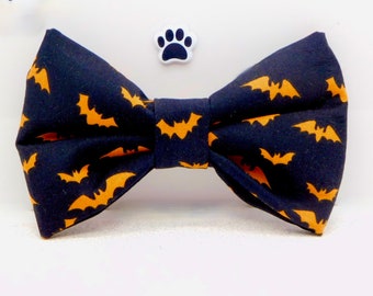 Halloween Dog Bow with Bats / Halloween Cat Bow with Bats / Spooky Bat Dog Bow / Halloween Dog Bow Tie