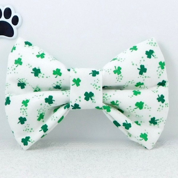 St. Patrick Day Dog Bow Tie / Shamrock Dog Bow / St. Patrick Day Cat Bow Tie /Dog Mom Gift / Irish Dog or Cat Bow Tie / New Puppy Bow