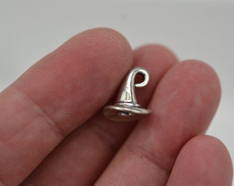 20 pcs Antique Silver Wizard Witch Hat Pumpkin Halloween 26mm x 14mm Pendants 20 pcs Antique Silver Wizard Witch Hat Pumpkin Halloween 26mm x 14mm Pendants