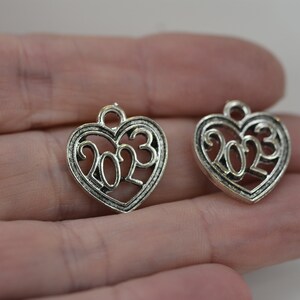 2023 Graduation Heart Charm: Zinc Alloy, Set of 5