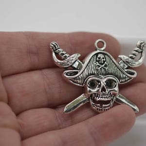 Pirate Skull and Crossed Swords, Halloween Pendant, Halloween Charm, Pirate Charm, Pirate Pendant, Set of 2 Pirate Skulls