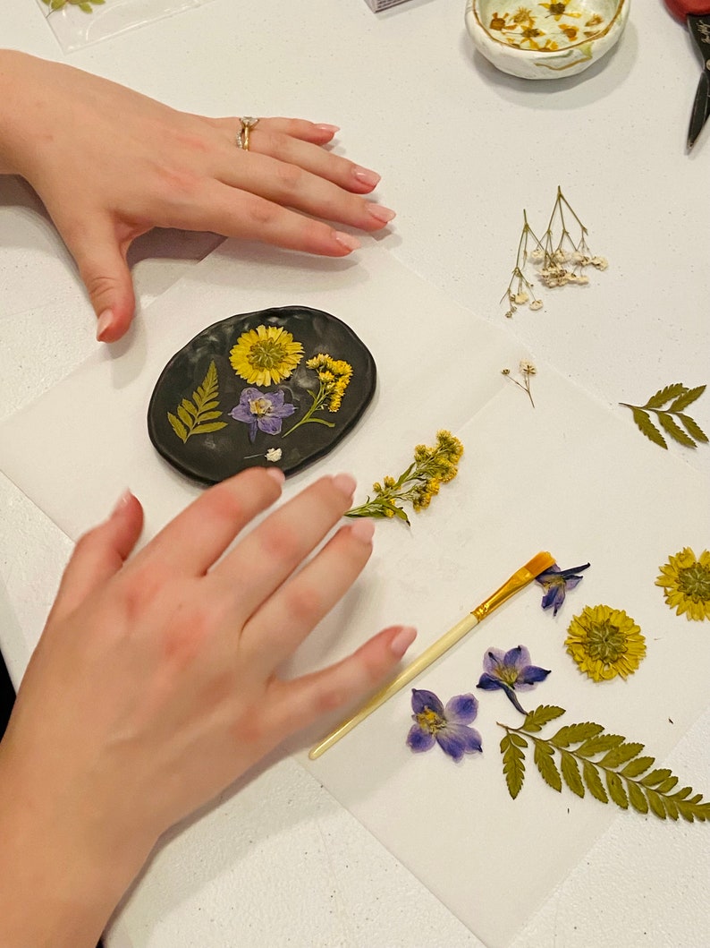 DIY Pressed Flower Clay Ring Dish Craft Kit image 4