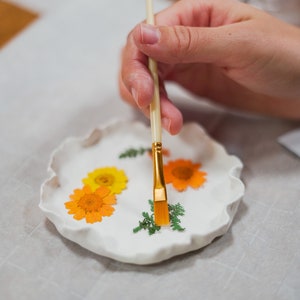 DIY Pressed Flower Clay Ring Dish Craft Kit image 2