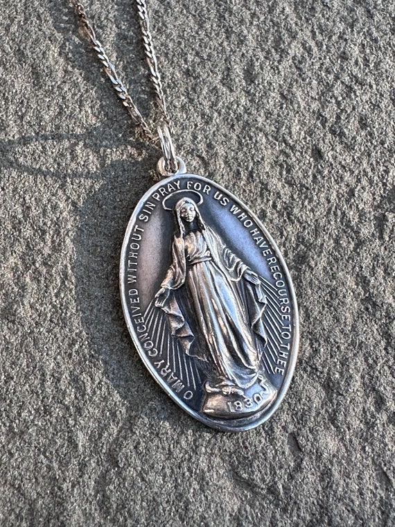 Vintage Sterling Silver Virgin Mary Miraculous Me… - image 1