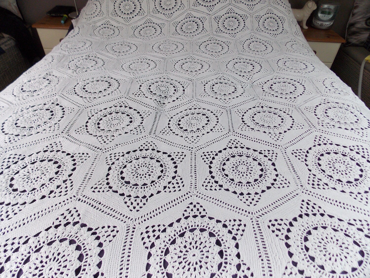 Vintage Français Crocheté Lit Écarté/Jeter Tissu de Table Grand Matériel Crochet Lourd