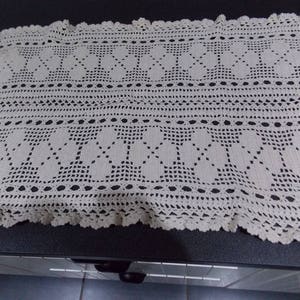 Vintage French thick crochet doily. Handmade doily. crochet tablemat (002)