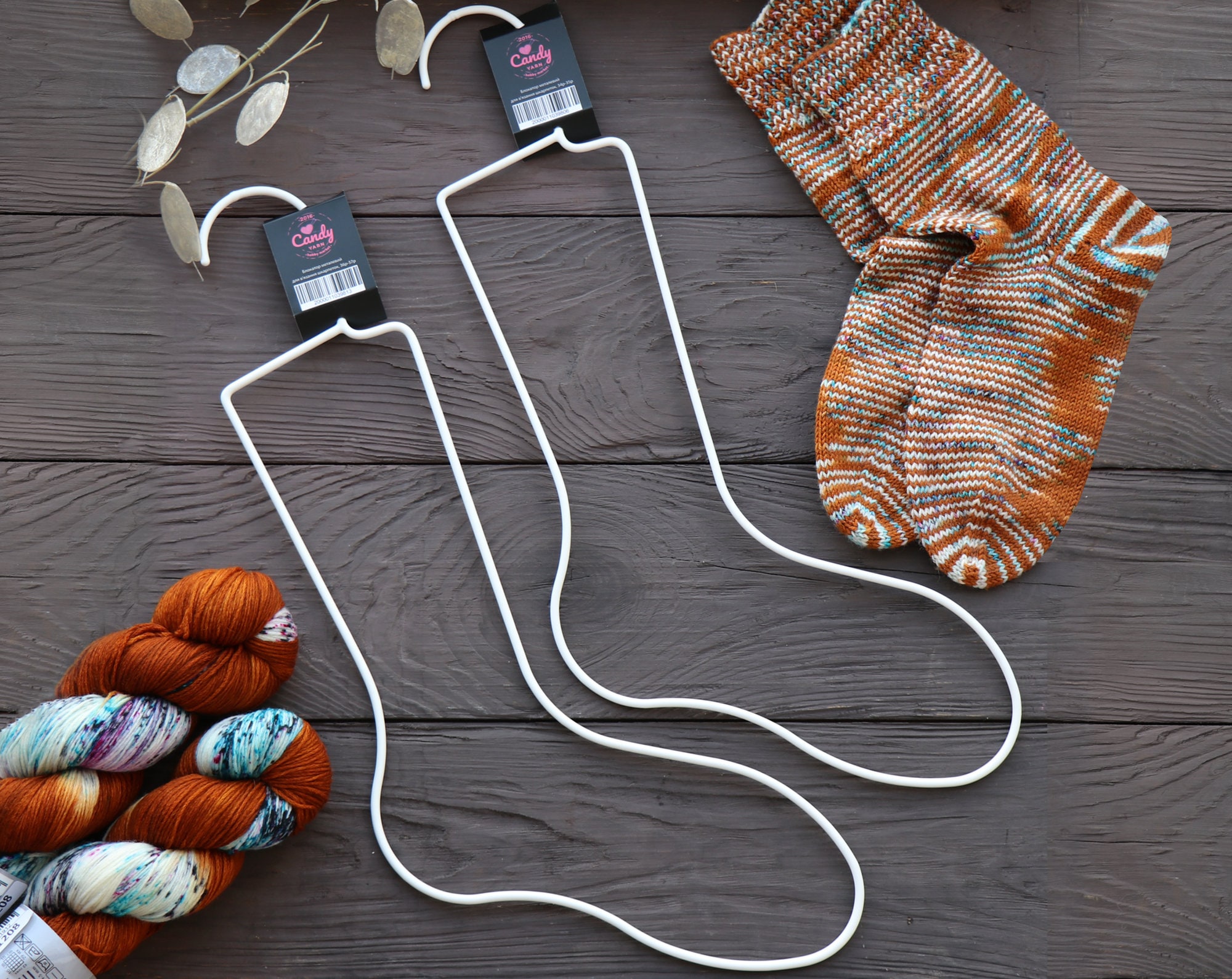UPTTHOW 6Pcs Metal Sock Blockers for Knitting for Adults, Sock Drying  Hanger of Small, Medium, Large for Knitting & Crochet Socks