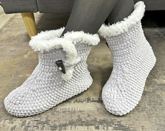 Crochet Slipper Pattern, US 8.5 Snow Boots PDF Pattern