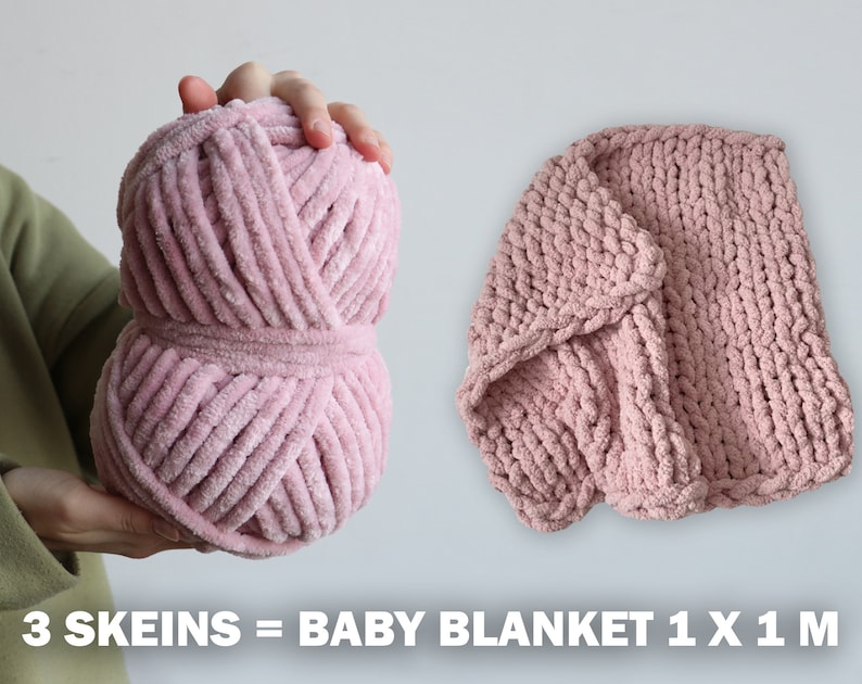 K&ouml;nnte beinhalten: Drei Kn&auml;uel rosa Garn reichen aus, um eine Babydecke von 1 x 1 Meter zu stricken. Das Garn ist weich, flauschig und dick.