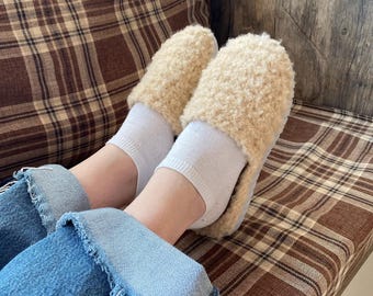 Crochet Slippers Pattern, Boucle Yarn Shoes with Rubber Soles English PDF Pattern