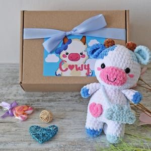 BEGINNER CROCHET KIT Amigurumi Cow, Easy Starter Crochet Kit, Amigurumi Kit, Diy Craft Kit Gift, Learn How To Crochet Kit