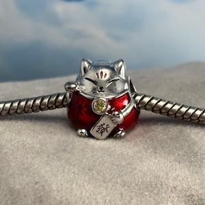 Lucky Chinese kitty cat good fortune charm sterling silver