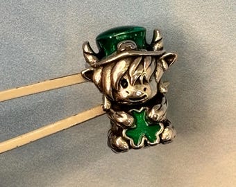 Green shamrock clover highland cow sterling silver charm bead